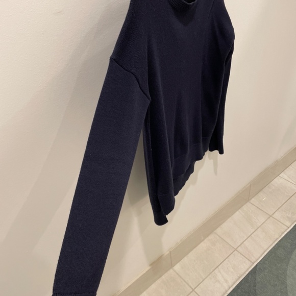 Navy Babaton Sweater | Aritzia | Size 1 - Picture 2 of 4